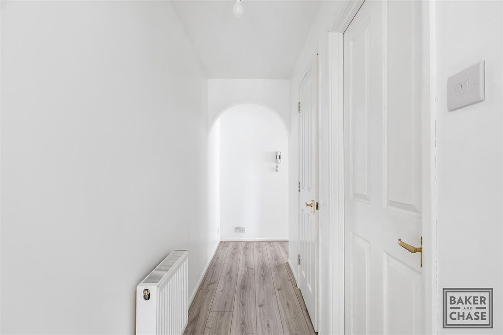 Property photo 3 of 10 Hallway