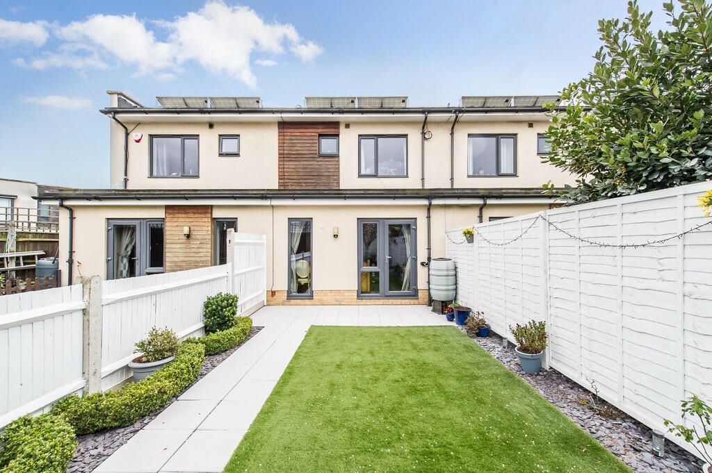 Property photo 2 of 14 Garden (2)