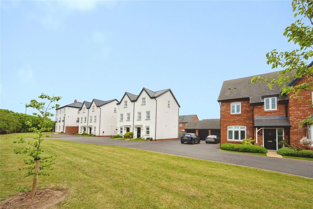 Property photo 1 of 19 Private Road
