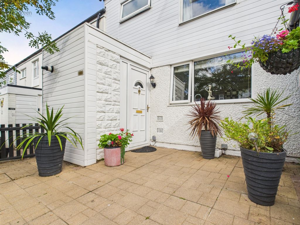 Property photo 1 of 31