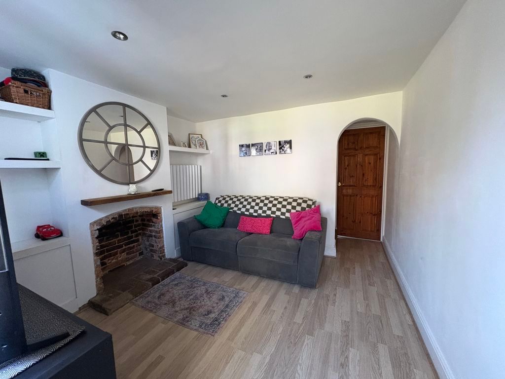 Property photo 3 of 8 Photo 4