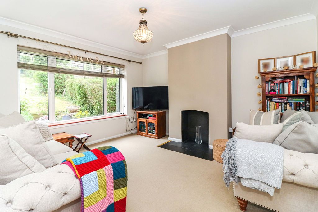 Property photo 2 of 33