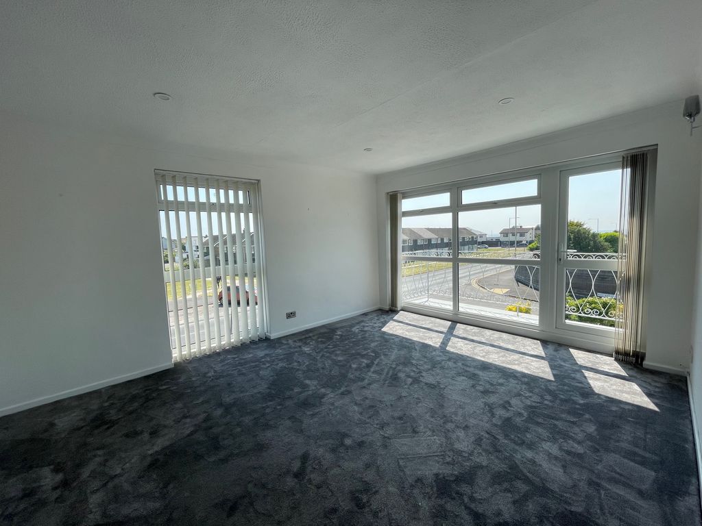 Property photo 3 of 13 Living Room Porthcawl Cf36