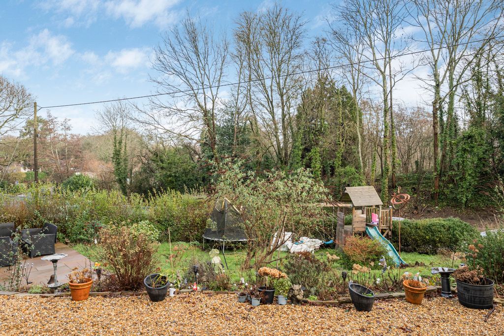 Property photo 3 of 19 4_72725