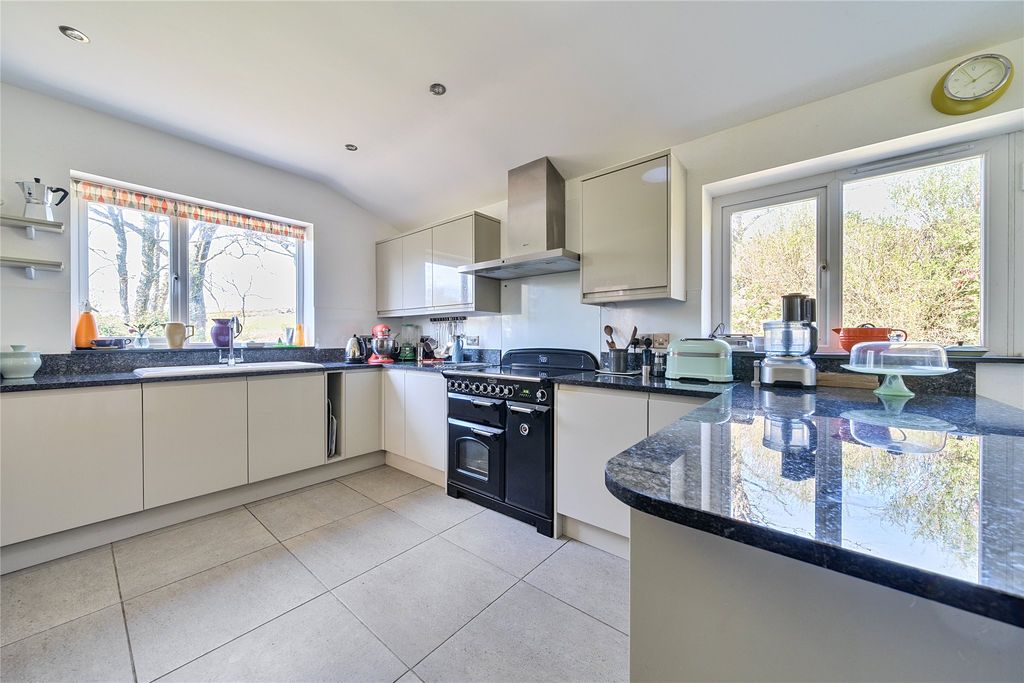 Property photo 3 of 38 Picture No. 23