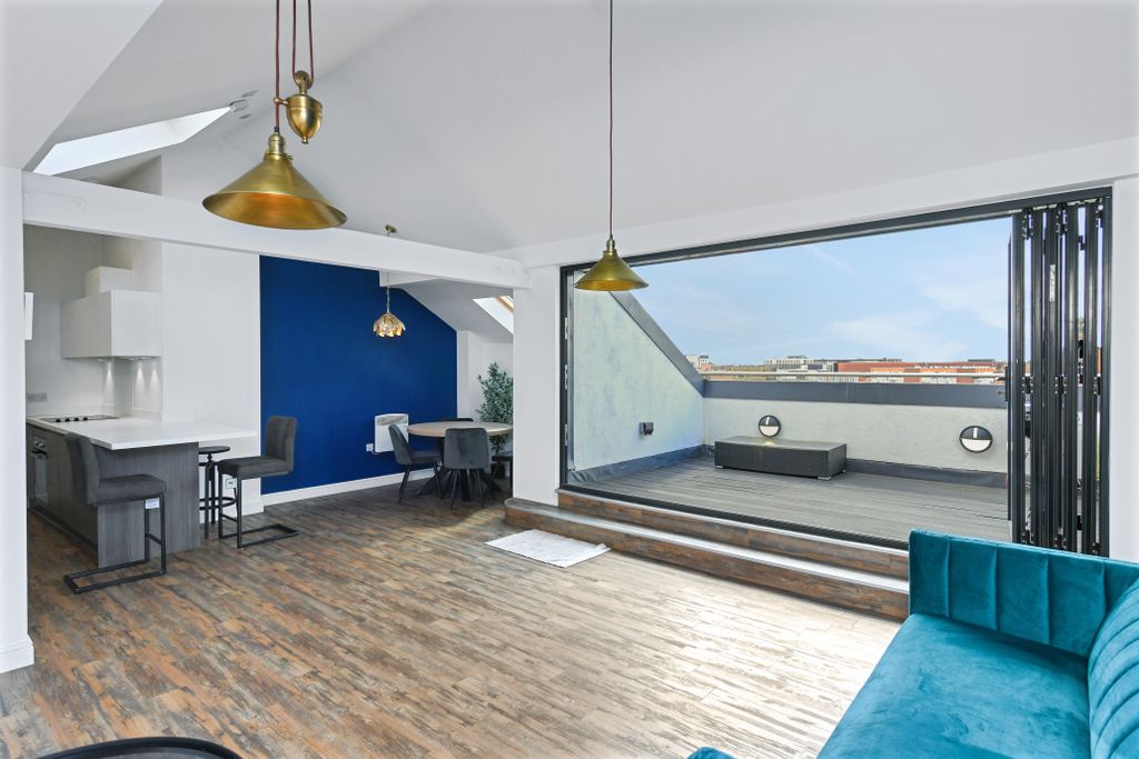 Property photo 2 of 38