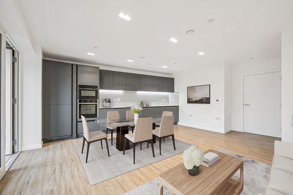 Property photo 2 of 9 Image