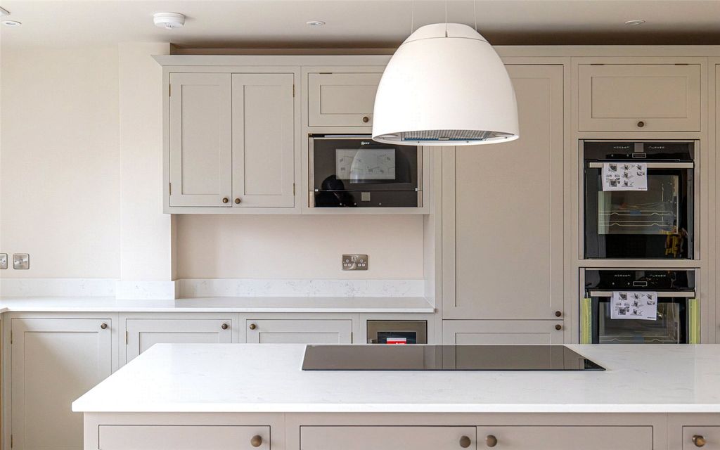 Property photo 2 of 10 Picture No. 27