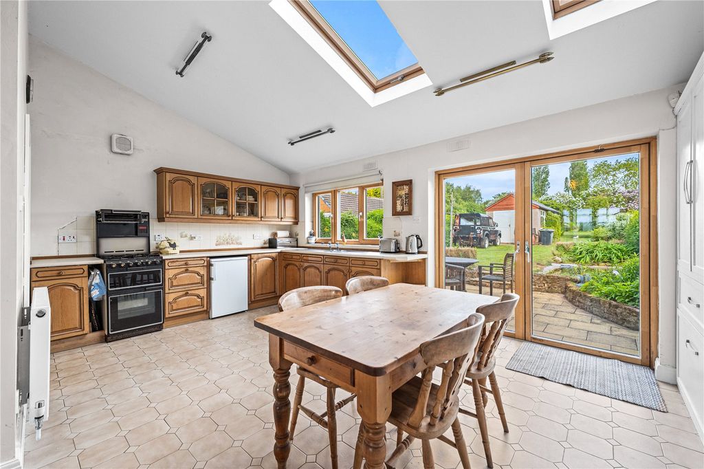 Property photo 2 of 45 Picture No. 07