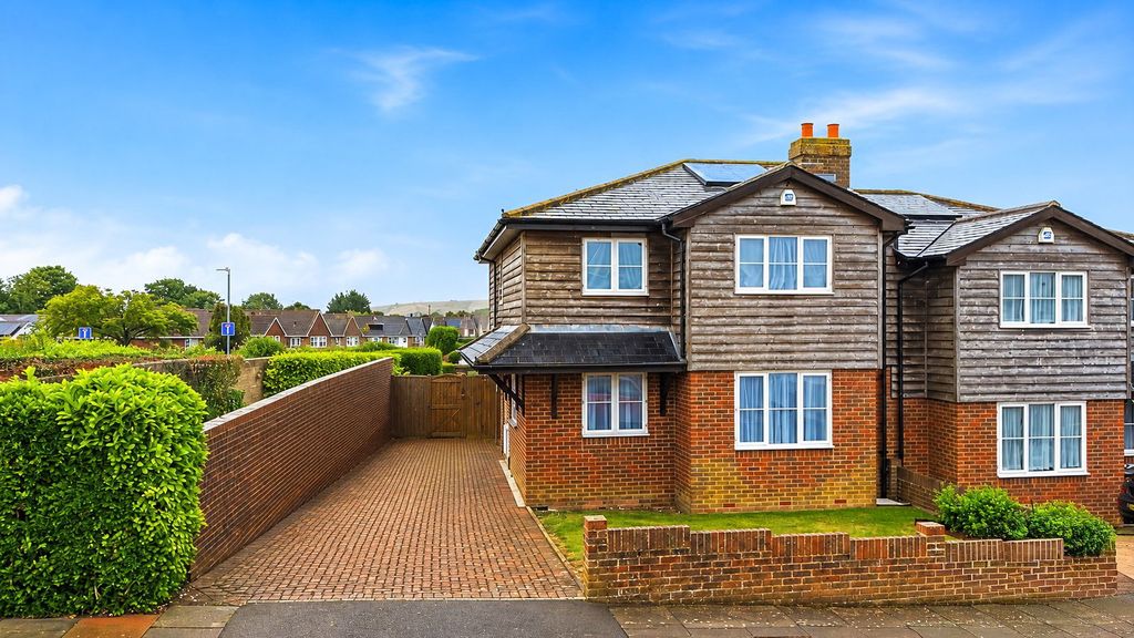 Property photo 1 of 31