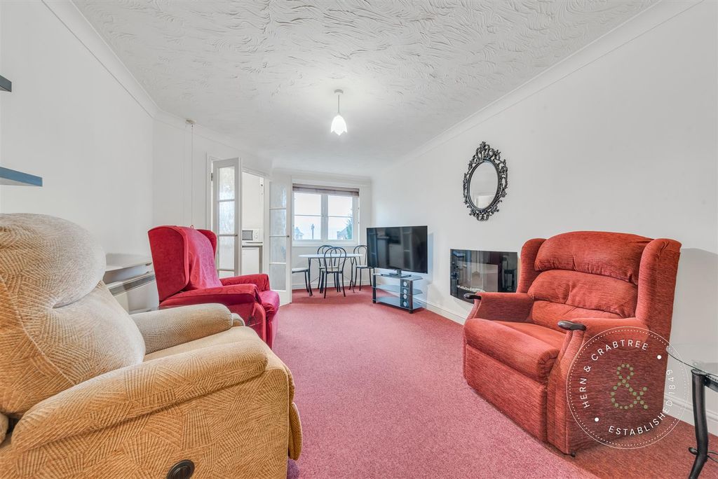 Property photo 2 of 18 Mclay-Court-06.Jpg