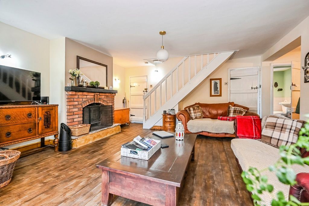 Property photo 3 of 21 Photo