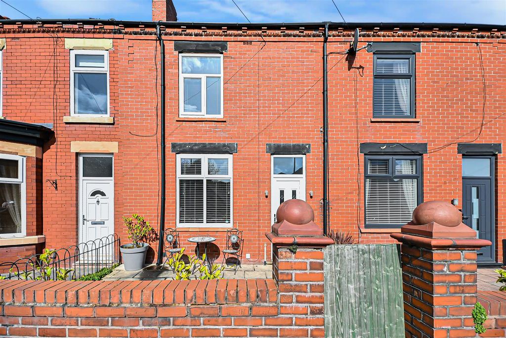 Property photo 1 of 28 387 Leigh Road External (3).Jpg