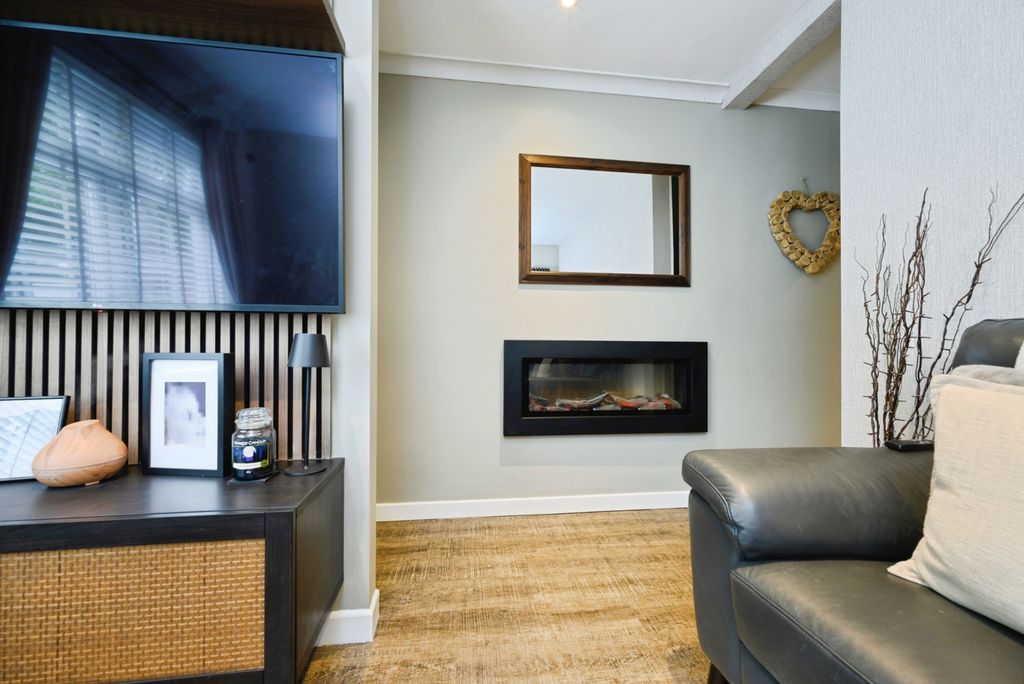 Property photo 3 of 20 Pbox-Img.Jpg
