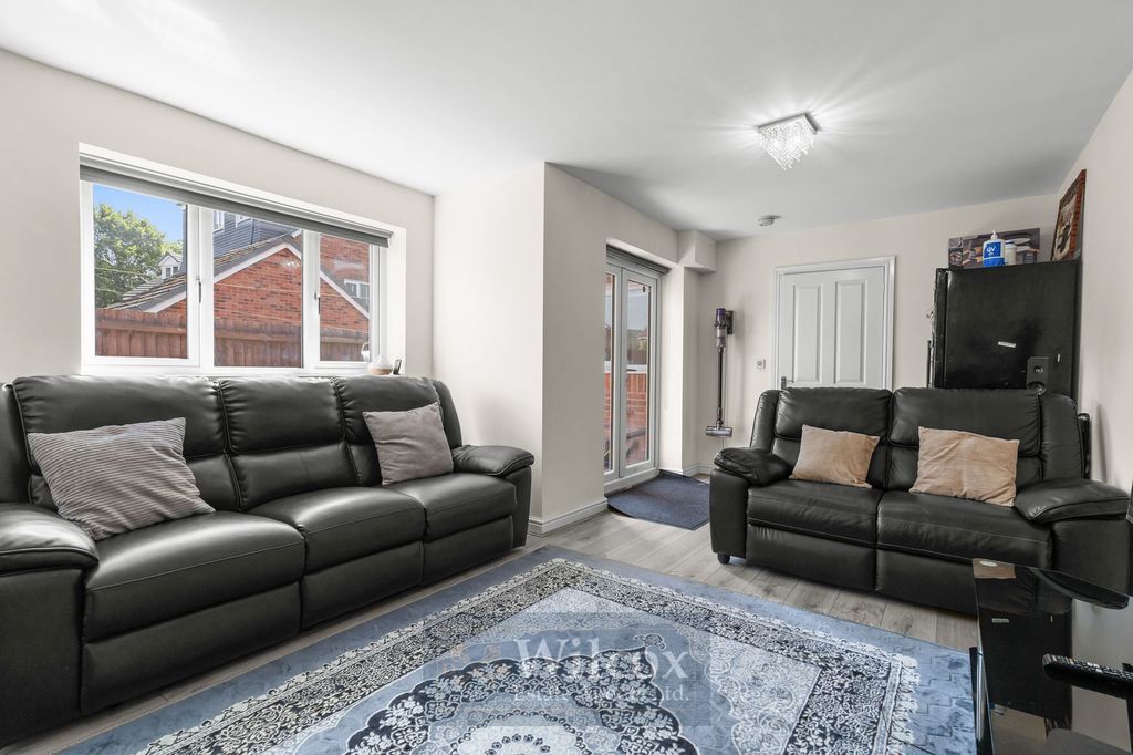 Property photo 3 of 26