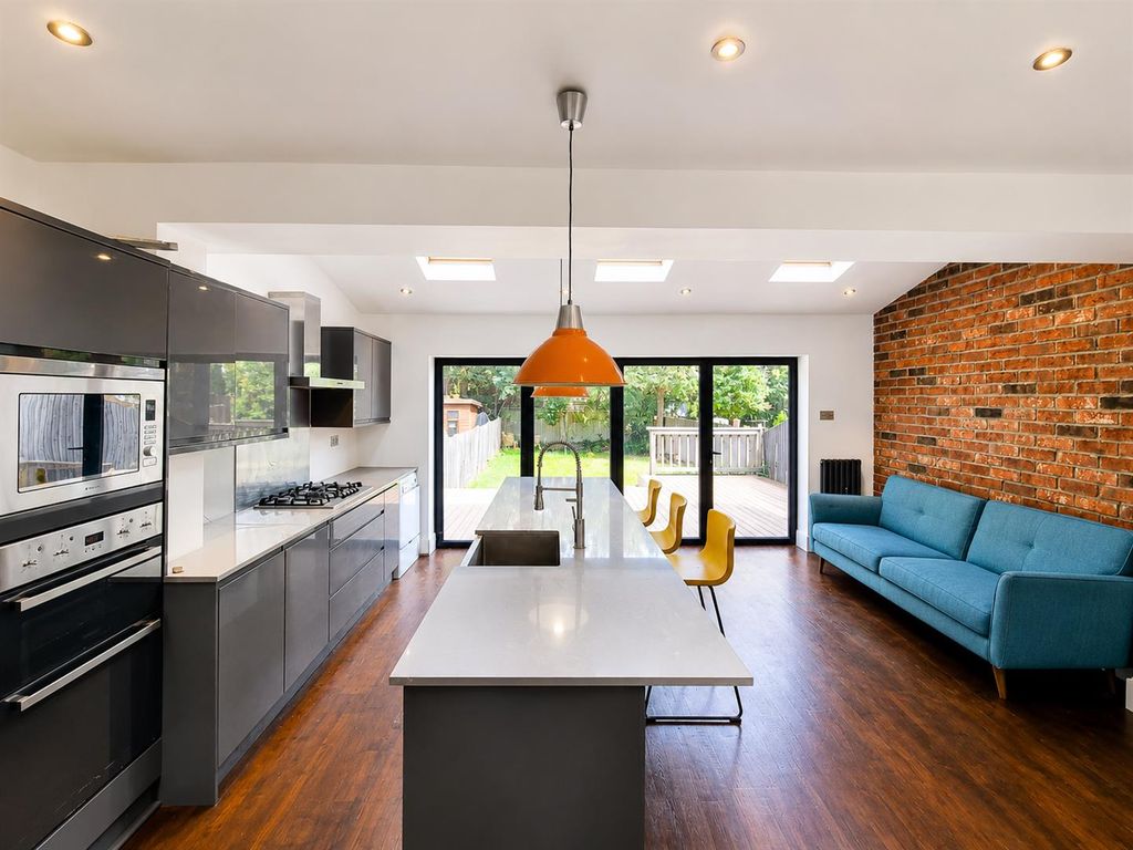Property photo 2 of 13 4.Png