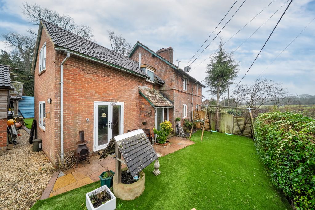 Property photo 2 of 21