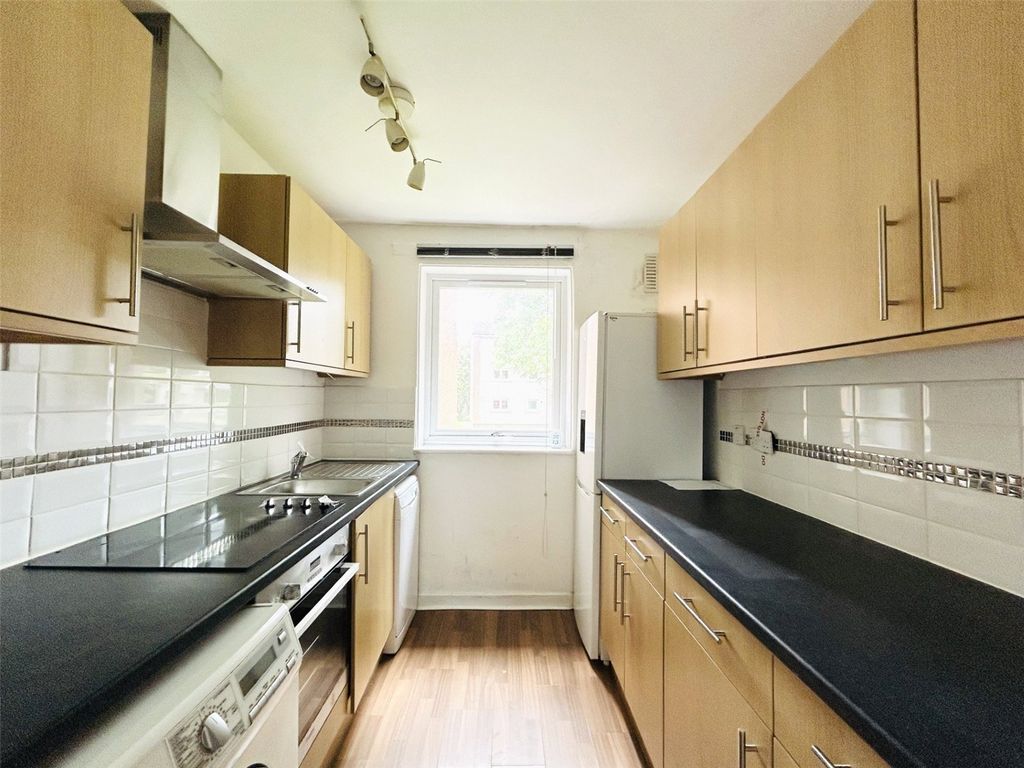 Property photo 3 of 9 Kitchen