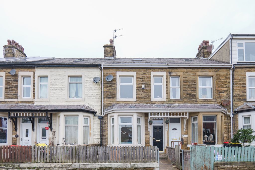 Property photo 1 of 28