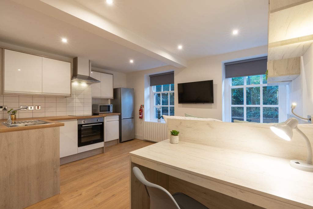 Property photo 3 of 5 Jesmond View Block A Studio 6 Bedroom 2