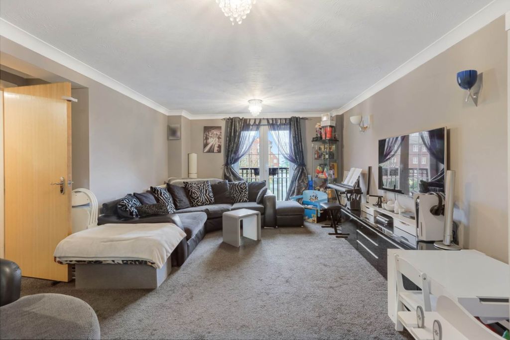 Property photo 3 of 18