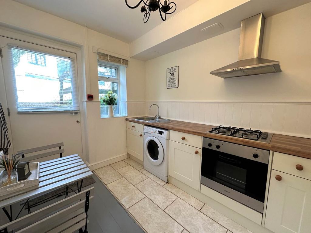 Property photo 2 of 8 Img_0223