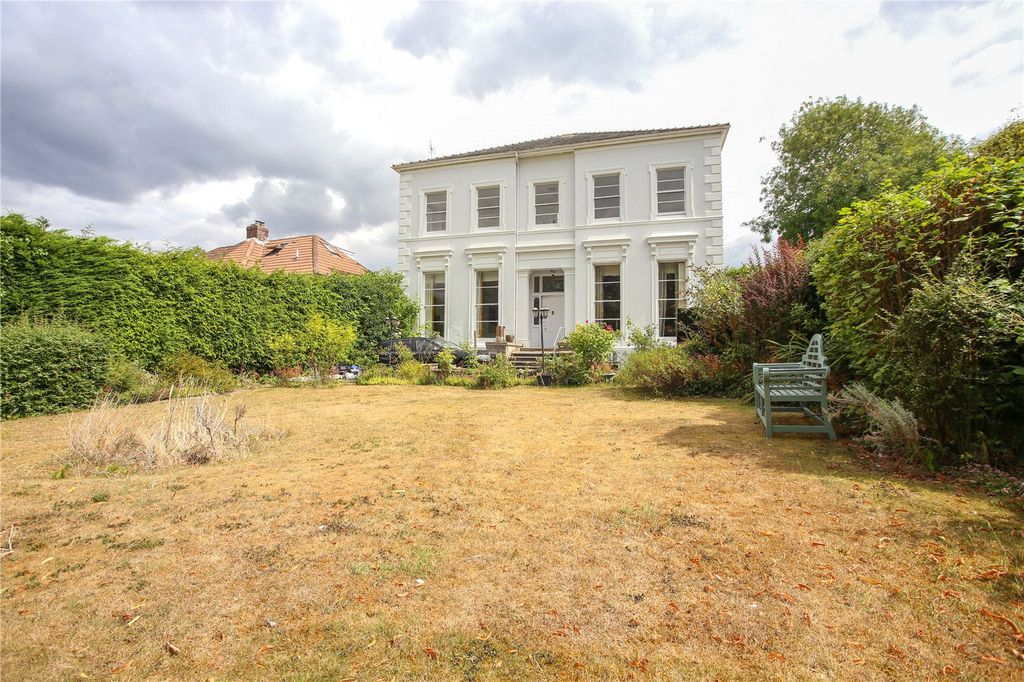 Property photo 2 of 27 Picture No. 12