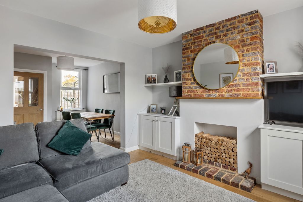 Property photo 2 of 14