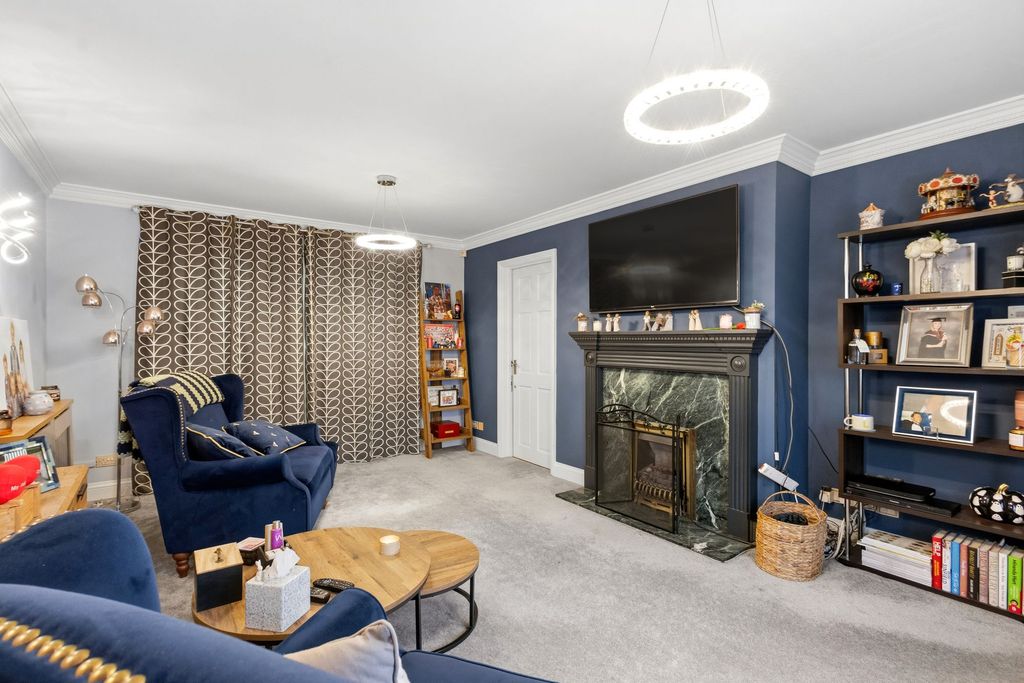 Property photo 2 of 20