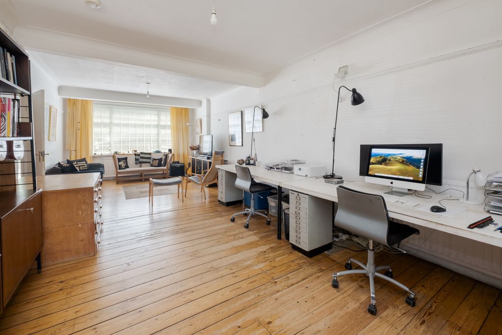 Property photo 2 of 30