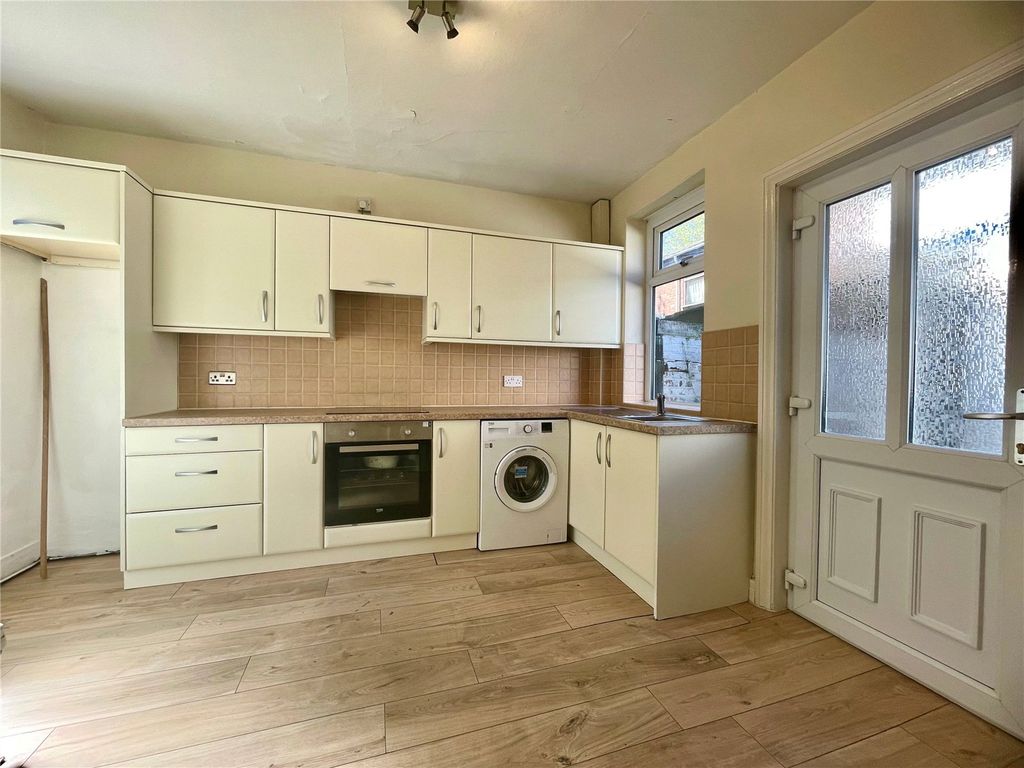 Property photo 3 of 9 Breakfast Kitchen