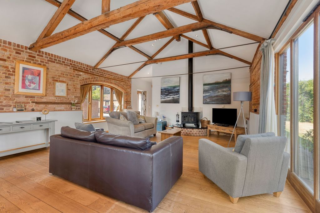 Property photo 2 of 18