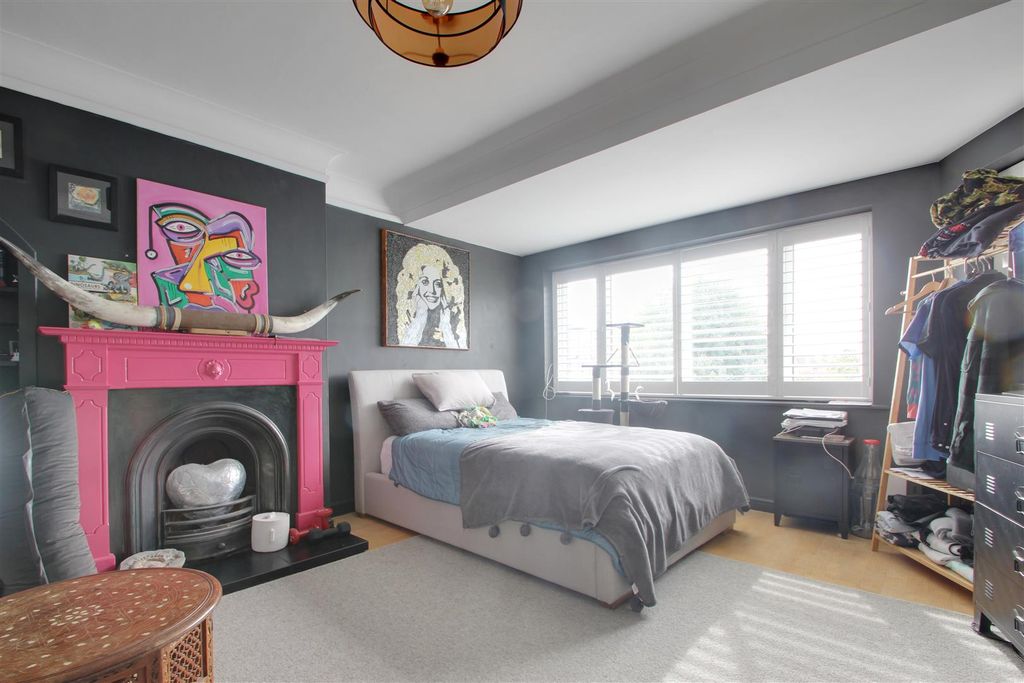 Property photo 3 of 9 Internal