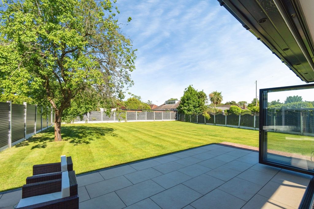 Property photo 1 of 19 Pbox-Img.Jpg