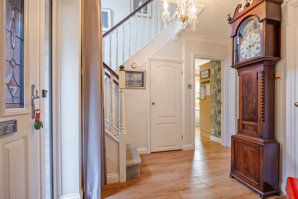 Property photo 3 of 30
