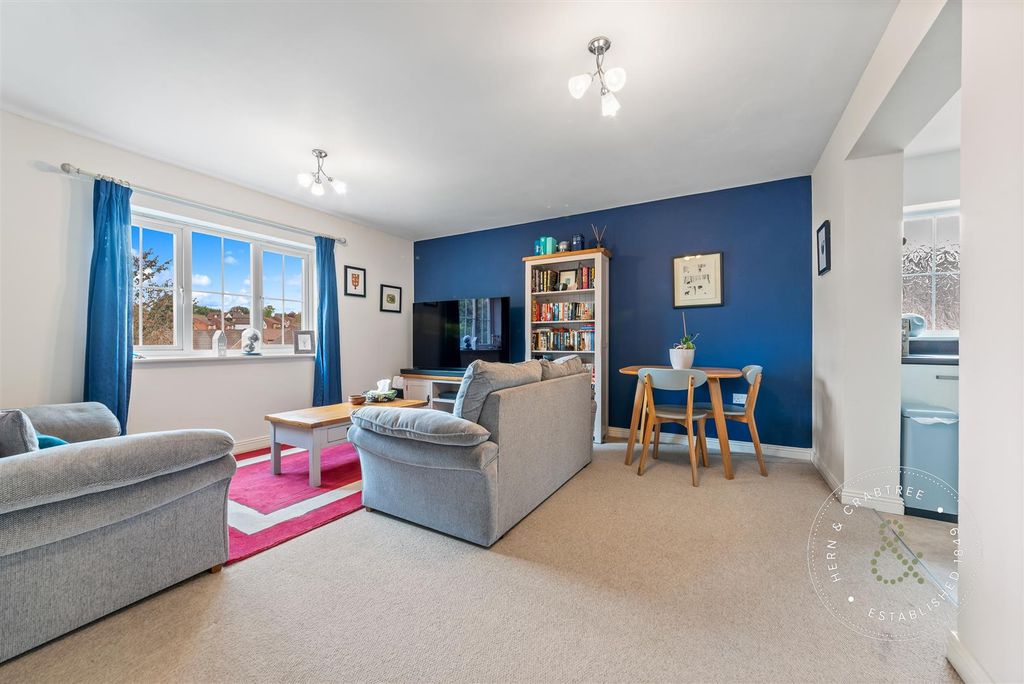 Property photo 2 of 26 Marle-Close-10.Jpg