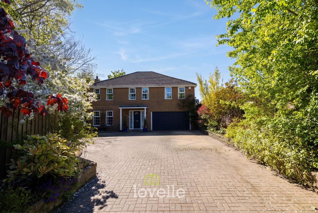 Property photo 1 of 45