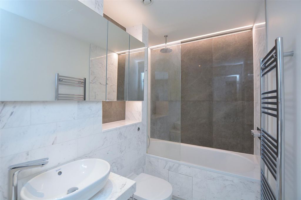 Property photo 2 of 7 Charrington Tower.Jpg