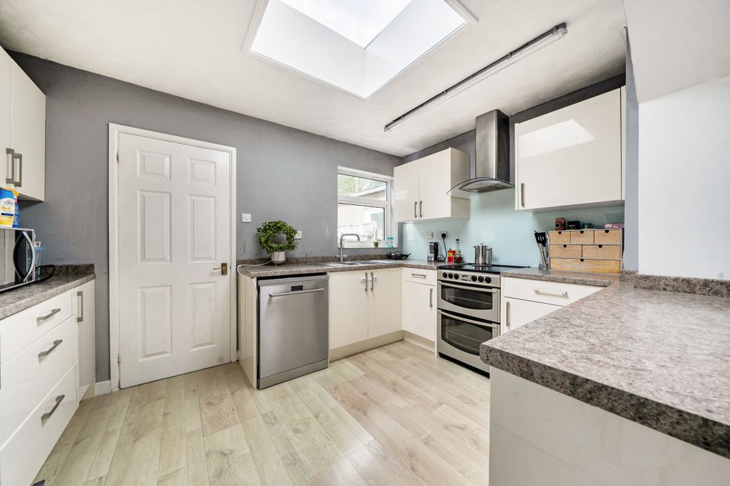 Property photo 2 of 11 15243919