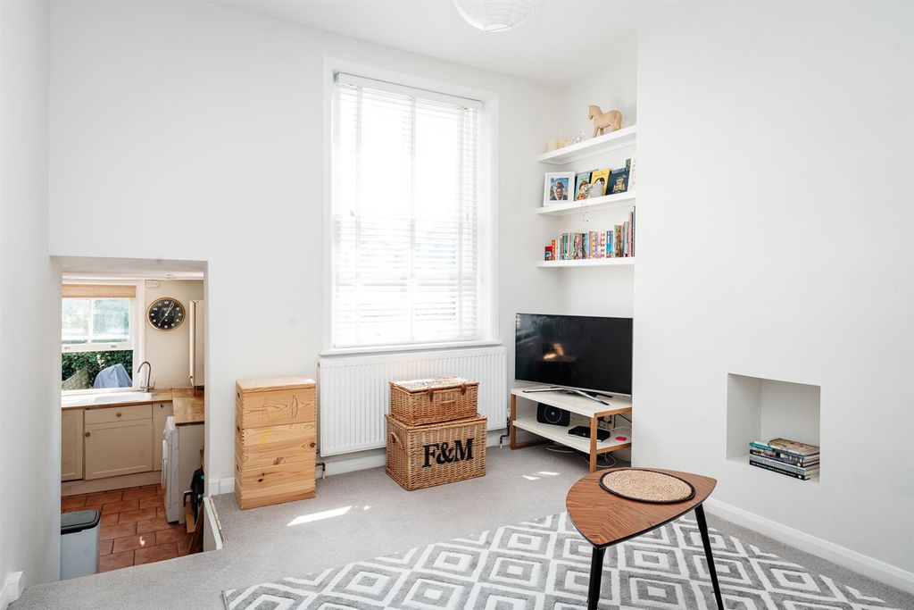 Property photo 3 of 7 D&amp;D Cornwall Rd-6.Jpg