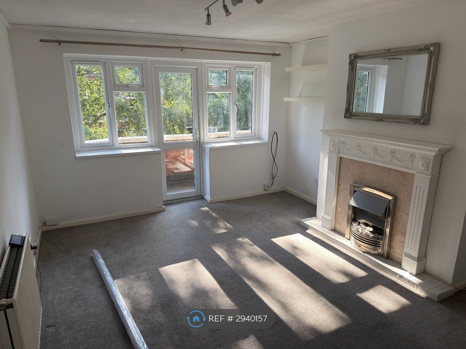 Property photo 3 of 13 Living Room