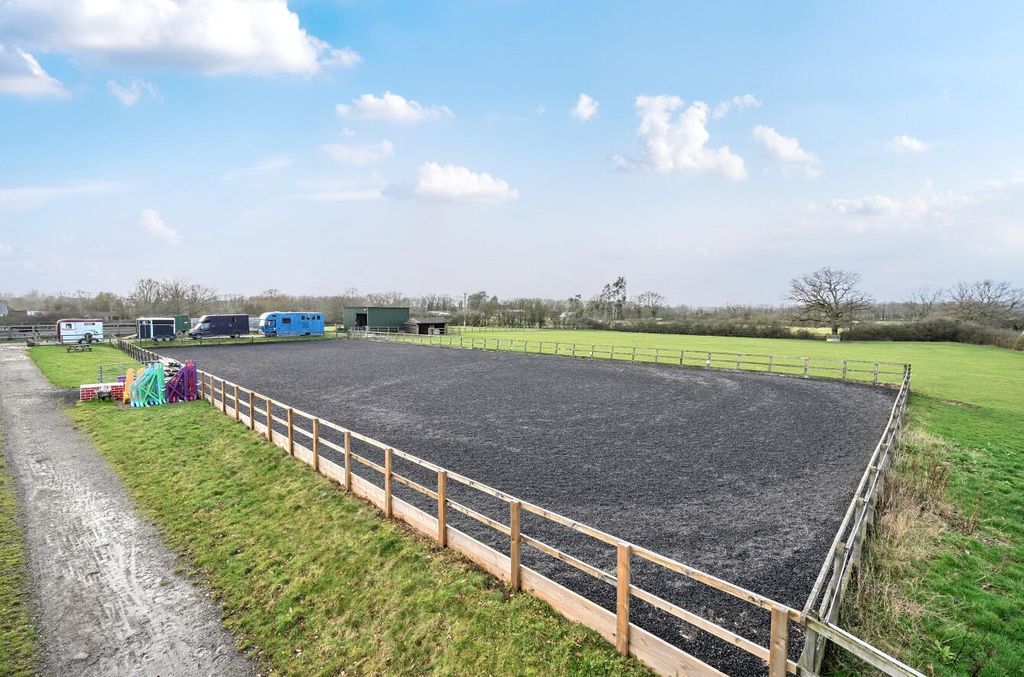 Property photo 2 of 34 1410529 (15)E.Jpg