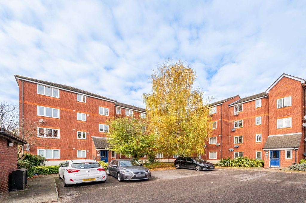 Property photo 1 of 8