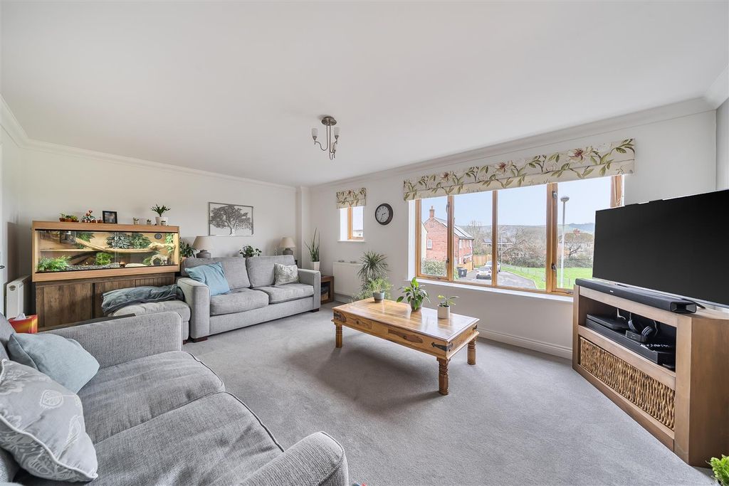 Property photo 2 of 25 Sitting Room