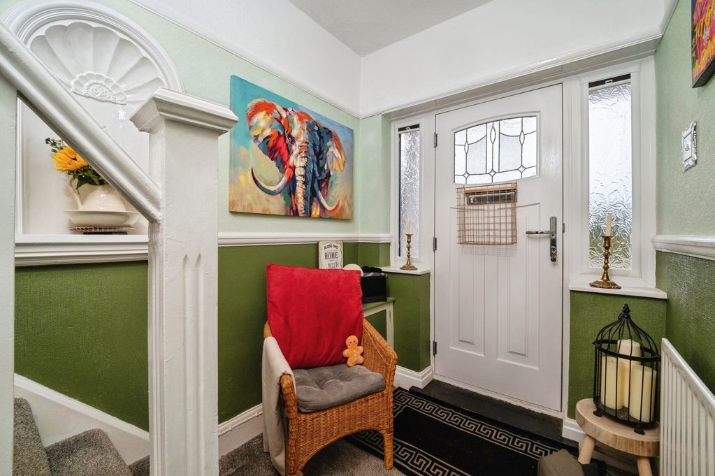Property photo 2 of 18 Hallway