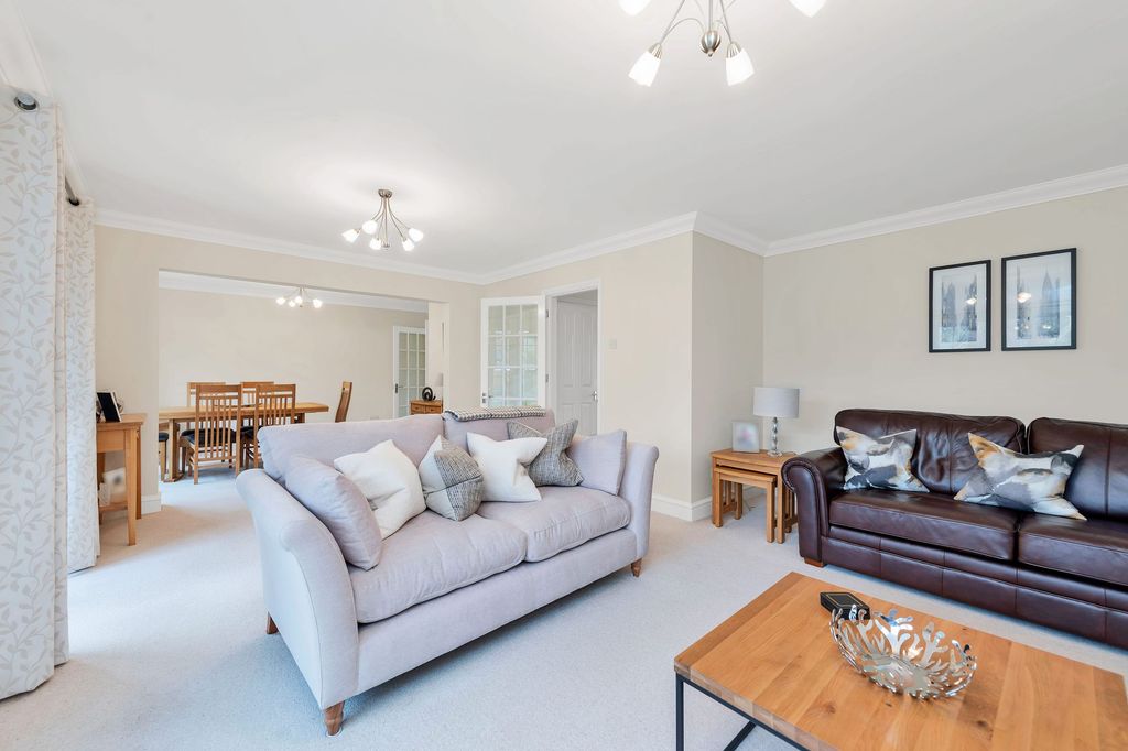 Property photo 3 of 25