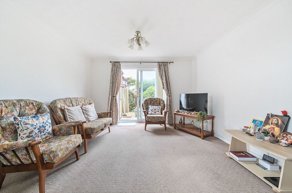 Property photo 3 of 12
