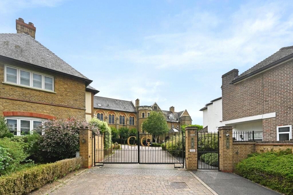 Property photo 1 of 15 External