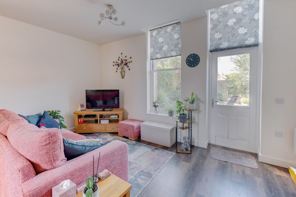 Property photo 3 of 14 Picture No. 06