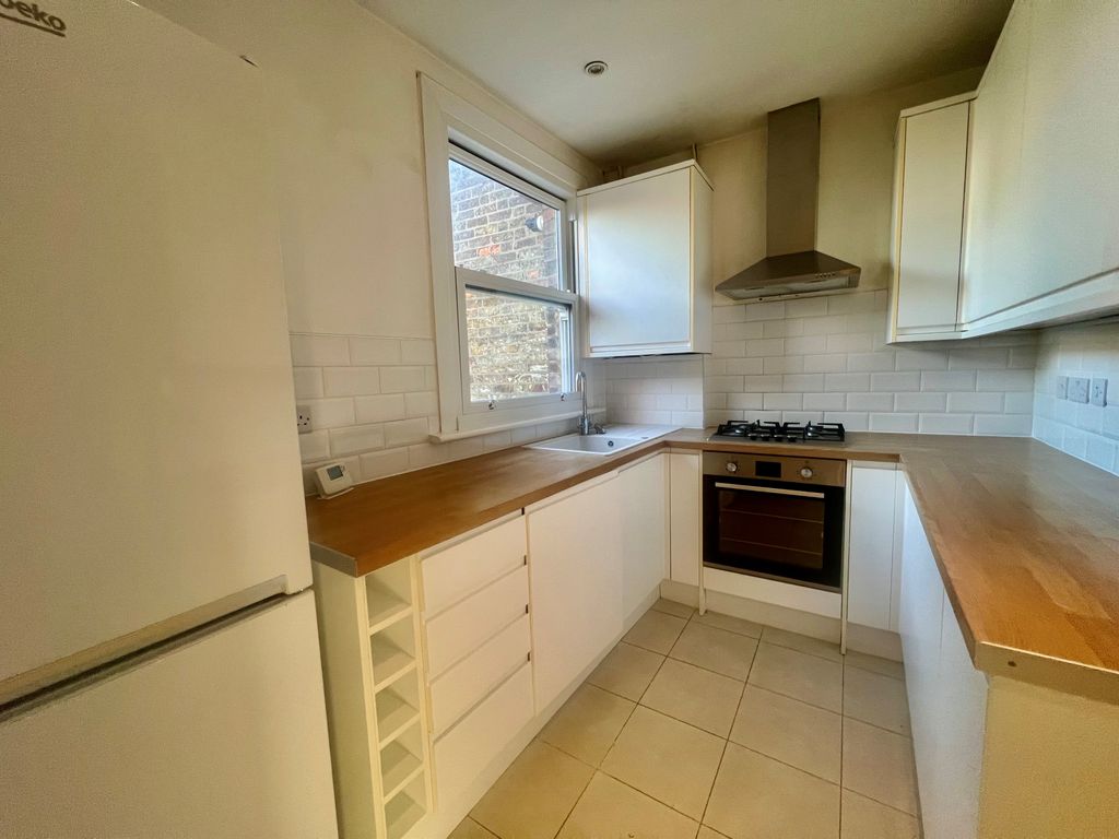 Property photo 1 of 6 Springkitchen